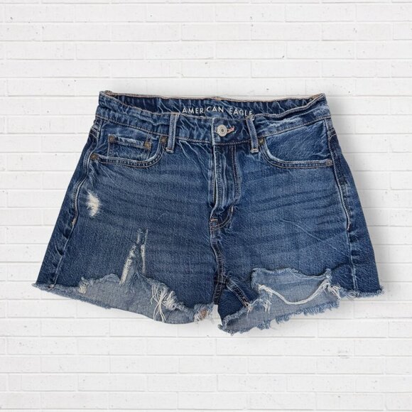 AMERICAN EAGLE Tom Girl Frayed Distressed Medium Wash Denim Jeans Shorts Size 0 - Picture 1 of 6